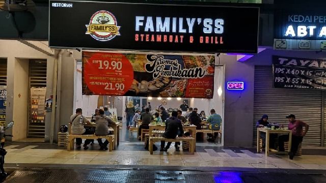 Grill and family steamboat ss